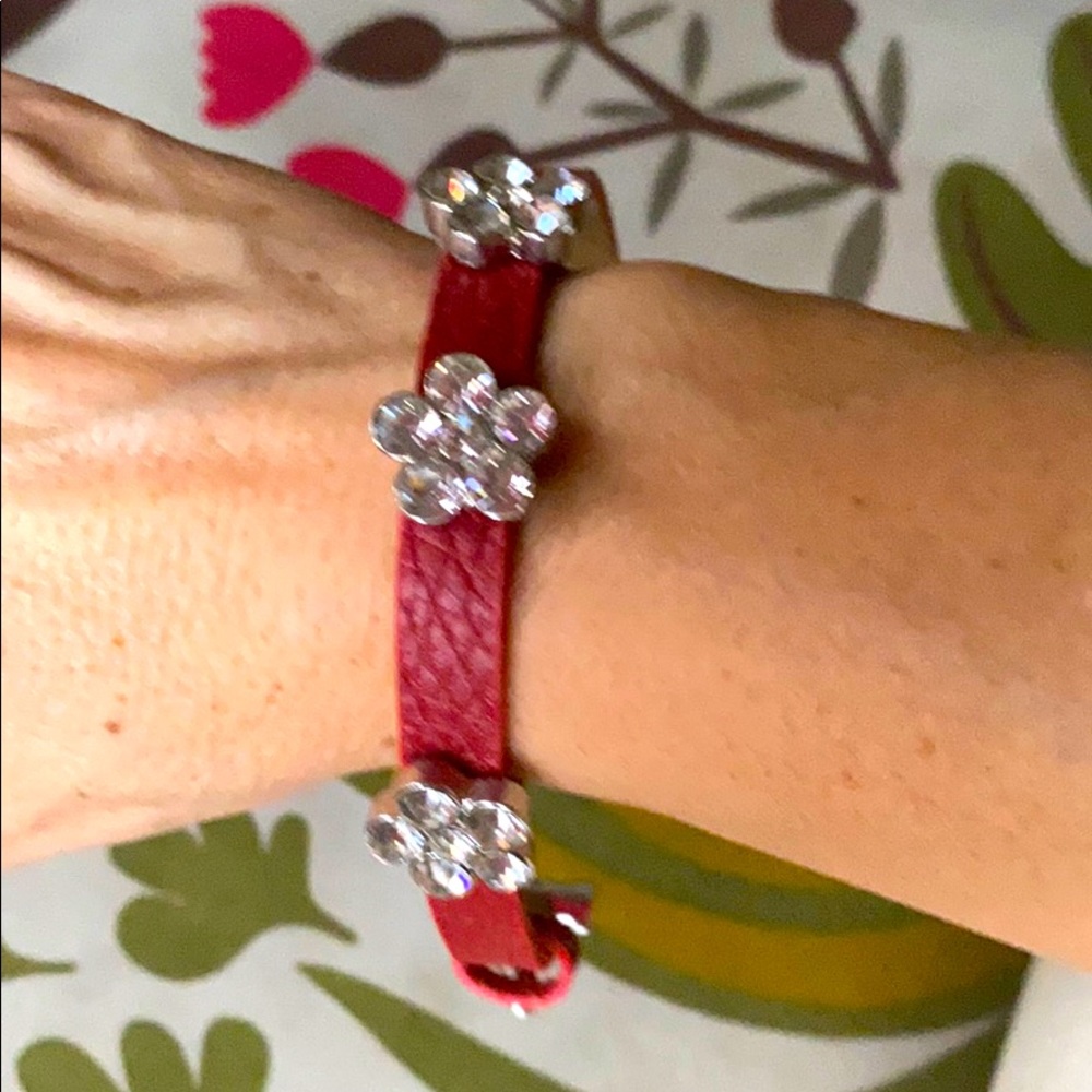 Rhinestone flowers Buckle Bracelet